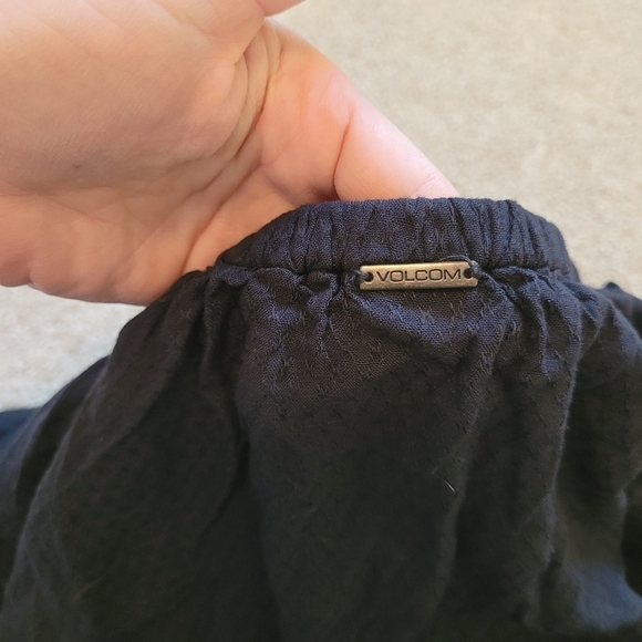 Volcom Women's Viscose Black Tiered Mini Dress Size Small - Picture 6 of 7